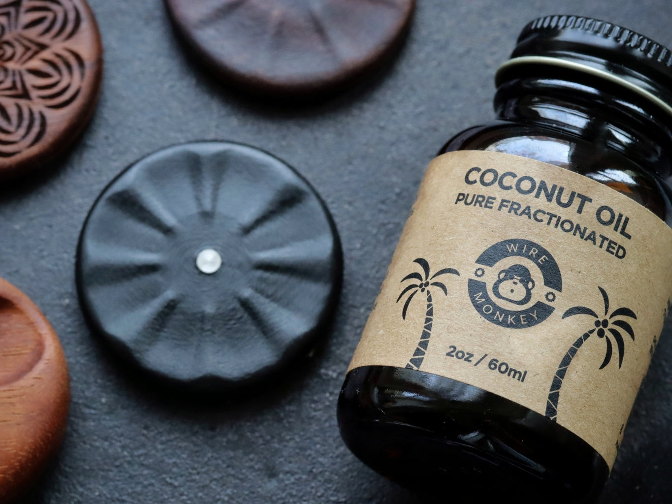 Wire Monkey fractionated coconut oil with wooden lames